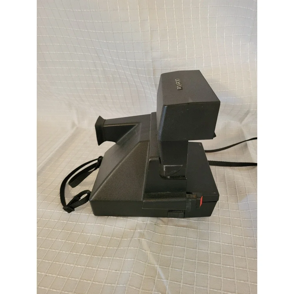 Polaroid 600 Land Camera 640 Vintage Instant Film Camera Black with Flash Strap